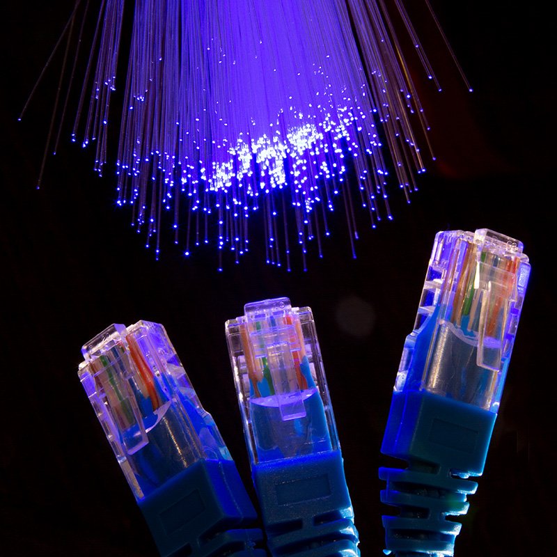 Técnica permite obter 661 Tbps em uma única fibra óptica